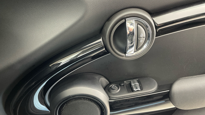 MINI Hatchback 135kW Cooper S Level 1 33kWh 3dr Auto Electric Hatchback